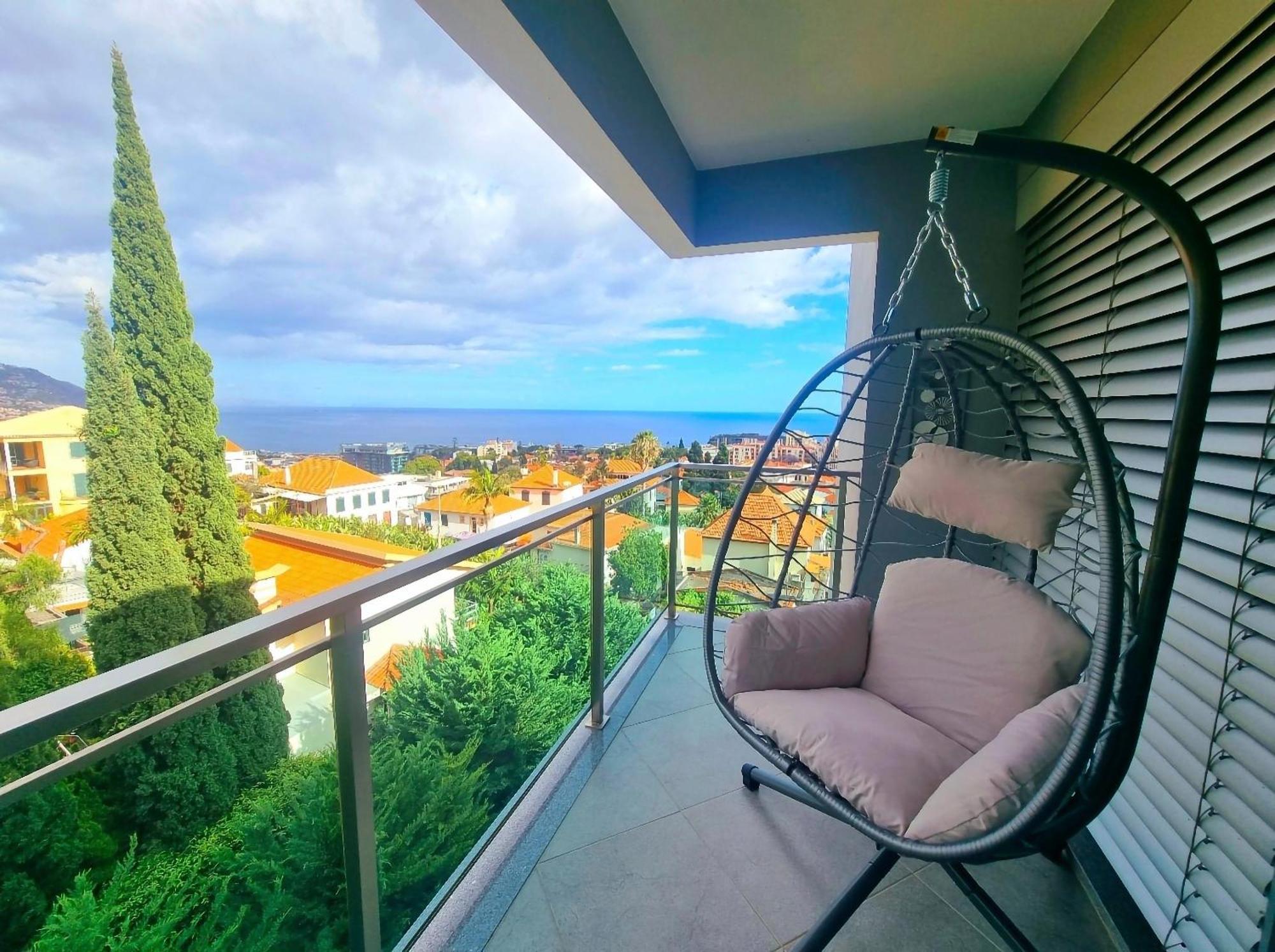 Ferienwohnung Panoramic Sunrise And Sunset Views, 5 Min From Funchal, Perfect Getaway For Travelers Exterior foto
